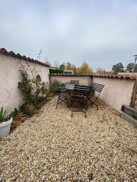 Studio De Jardin "Le Temps D Une Pause" Jusqu'A 4 Personnes En Face Du Beaujolais - Climatisation Et Borne Recharge Vehicule Electrique Montmerle-sur-Saone Exterior photo
